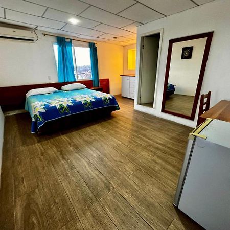Hostal Muyuyo Puerto Ayora  Ngoại thất bức ảnh