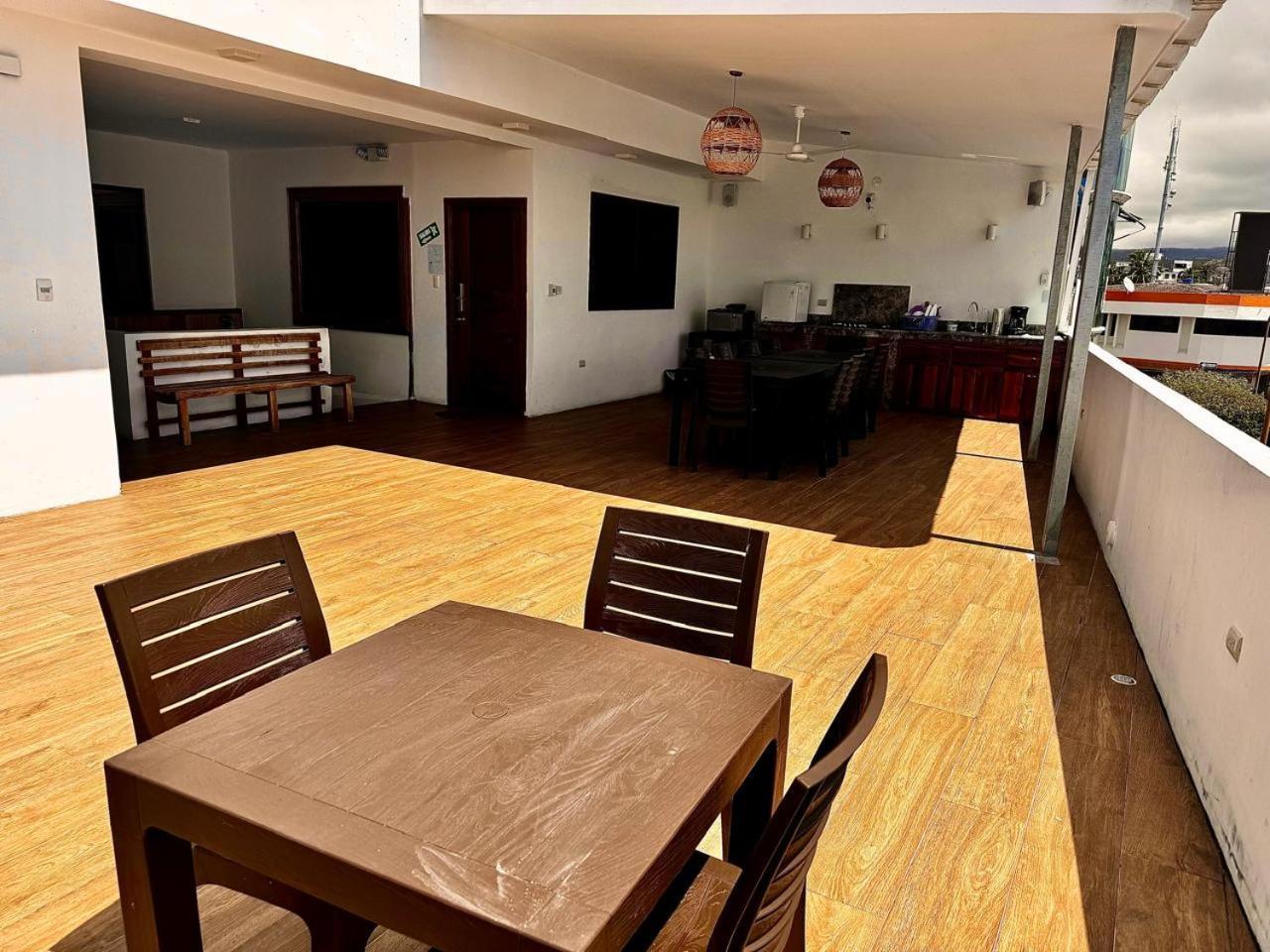 Hostal Muyuyo Puerto Ayora  Ngoại thất bức ảnh
