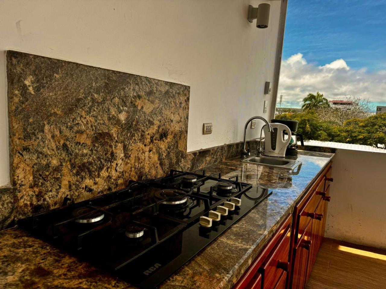 Hostal Muyuyo Puerto Ayora  Ngoại thất bức ảnh
