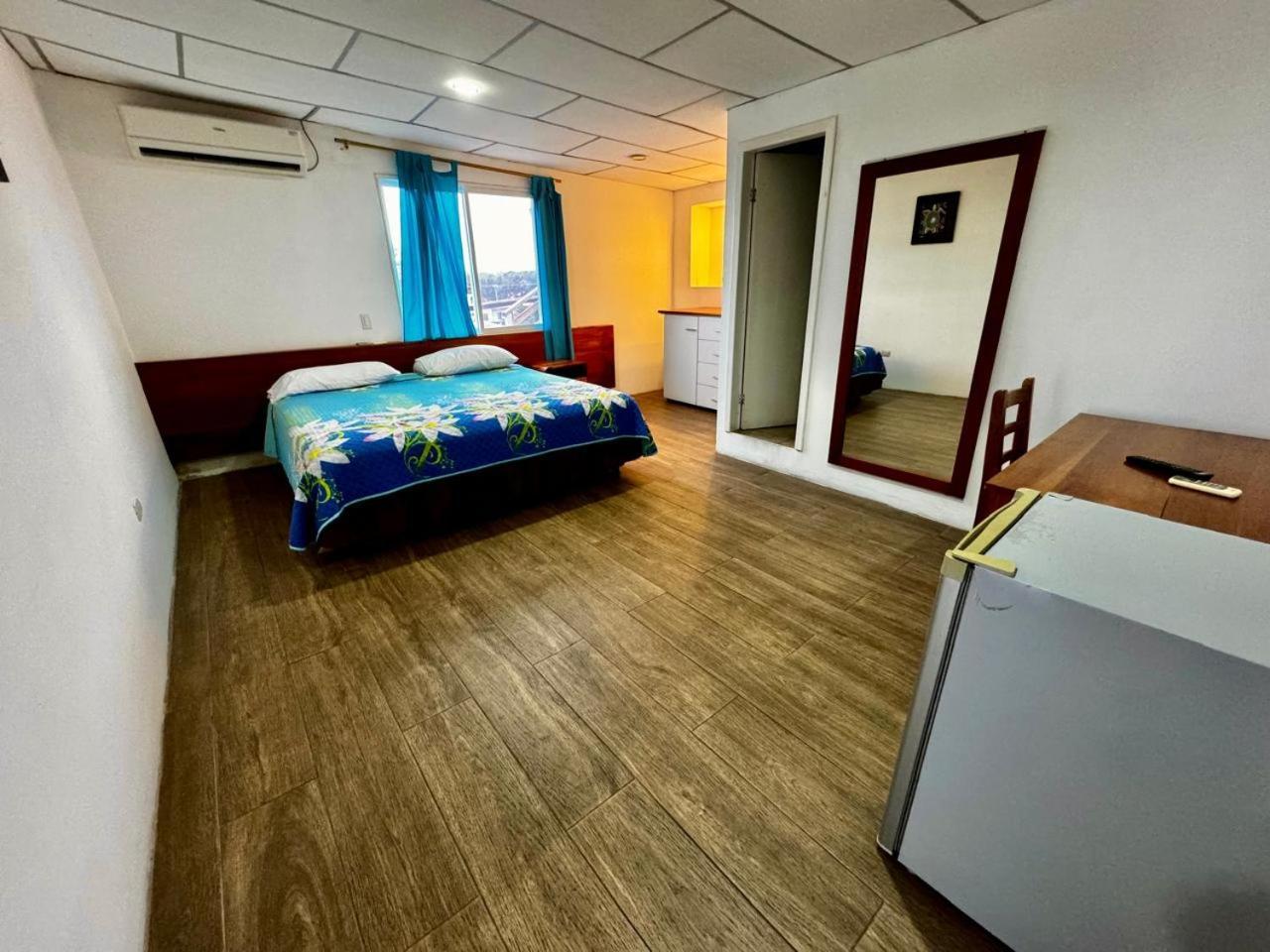 Hostal Muyuyo Puerto Ayora  Ngoại thất bức ảnh