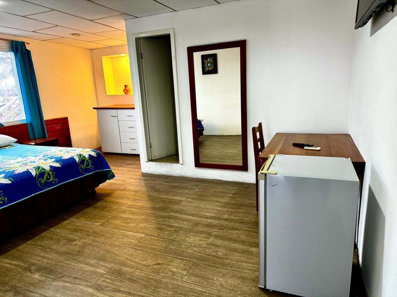 Hostal Muyuyo Puerto Ayora  Ngoại thất bức ảnh