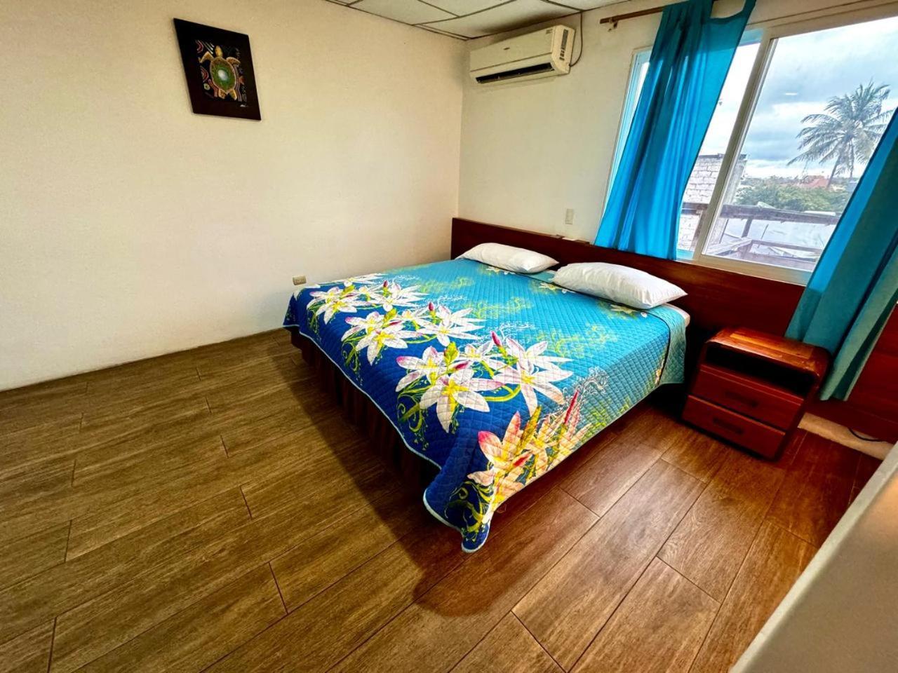 Hostal Muyuyo Puerto Ayora  Ngoại thất bức ảnh