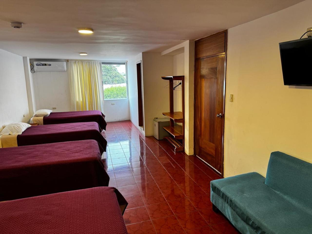 Hostal Muyuyo Puerto Ayora  Ngoại thất bức ảnh