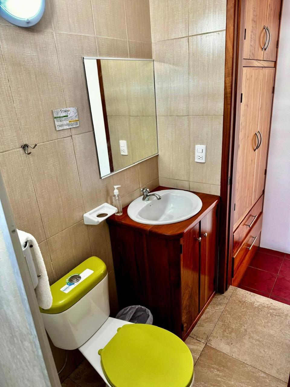 Hostal Muyuyo Puerto Ayora  Ngoại thất bức ảnh